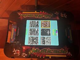 Er47 - Moody Blue - Great Location. Close To All The Action! 3 Bedroom