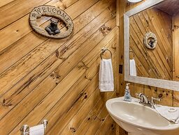 Er47 - Moody Blue - Great Location. Close To All The Action! 3 Bedroom