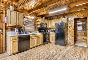 Er47 - Moody Blue - Great Location. Close To All The Action! 3 Bedroom