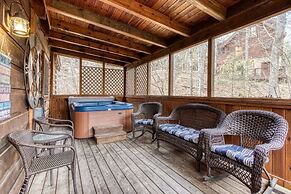 Er47 - Moody Blue - Great Location. Close To All The Action! 3 Bedroom