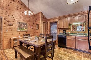 Er102 - Barbara Great Location! Close To Town 2 Bedroom Cabin by RedAw