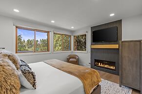 Snow Flower 044 2 Bedroom Condo by RedAwning