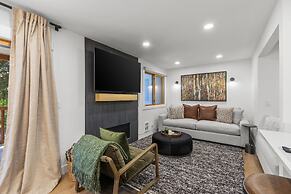 Snow Flower 044 2 Bedroom Condo by RedAwning