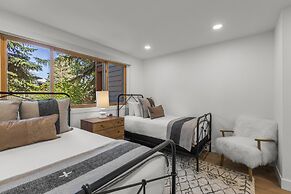 Snow Flower 044 2 Bedroom Condo by RedAwning