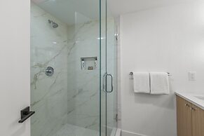 Snow Flower 044 2 Bedroom Condo by RedAwning