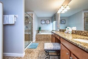 Spacious Family Getaway W/ Resort-3154pp 5 Bedroom Home by RedAwning