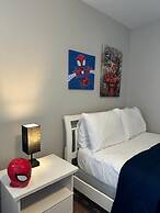 Spacious Family Getaway W/ Resort-3154pp 5 Bedroom Home by RedAwning