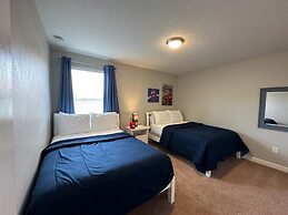 Spacious Family Getaway W/ Resort-3154pp 5 Bedroom Home by RedAwning