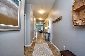 Spacious Family Getaway W/ Resort-3154pp 5 Bedroom Home by RedAwning