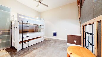 Summit #92 3 Bedroom Condo by RedAwning