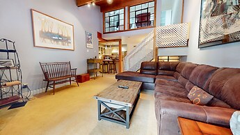 Summit #92 3 Bedroom Condo by RedAwning