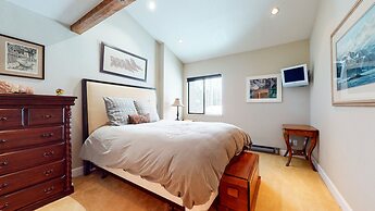 Summit #92 3 Bedroom Condo by RedAwning