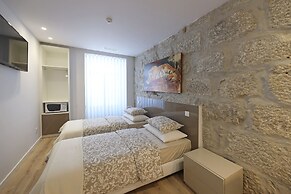 FLH Downtown GuestHouse