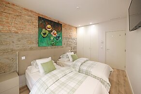 FLH Downtown GuestHouse