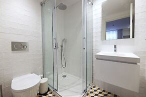 FLH Downtown GuestHouse