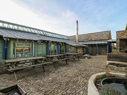 Lower Treginnis Farm