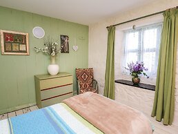 Lower Treginnis Farm