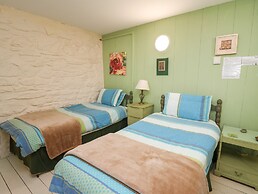 Lower Treginnis Farm