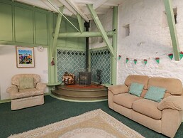 Lower Treginnis Farm