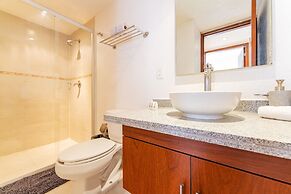 Anahuac Apartments by VH