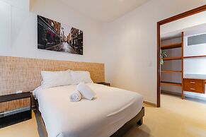 Anahuac Apartments by VH