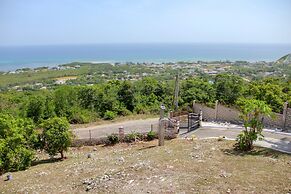 Sunshine Lodge- Your Home Away From Home