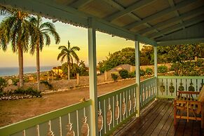 Sunshine Lodge- Your Home Away From Home