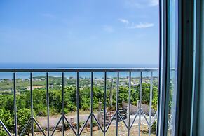 Sunshine Lodge- Your Home Away From Home