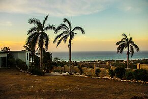 Sunshine Lodge- Your Home Away From Home