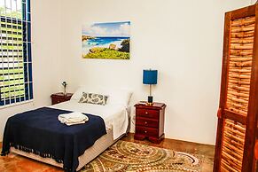 Sunshine Lodge- Your Home Away From Home