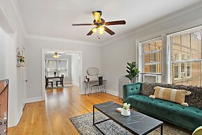 Deluxe 1BR Apt in a Ravenswood