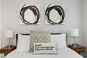 Deluxe 1BR Apt in a Ravenswood