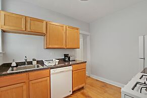 Deluxe 1BR Apt in a Ravenswood