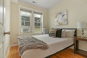 Alluring 2BR Apt in Old Irving Park
