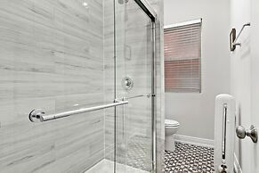 Remodeled Studio Apt in East Lakeview