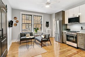 1BR Magnificent Apt in Belmont Chicago