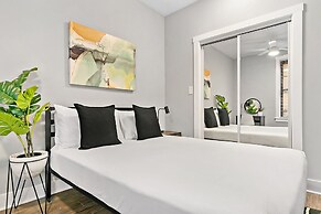 1BR Magnificent Apt in Belmont Chicago