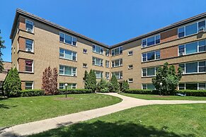 2BR Modern & Comfy Apt in Rogers Park