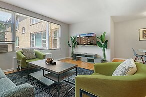 2BR Modern & Comfy Apt in Rogers Park