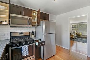 2BR Modern & Comfy Apt in Rogers Park