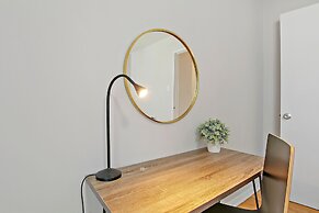 3BR Homey Living Room Apt in Bell Ave