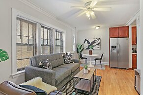 1BR Calm & Cozy Apt in Lincoln Square