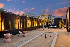 Blackhaus Suites by AvantStay – Modern Comfort in Downtown Palm Spring