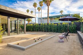 Blackhaus Suites by AvantStay – Modern Comfort in Downtown Palm Spring
