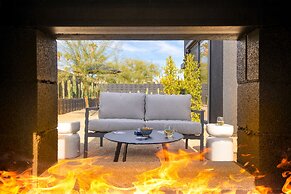 Blackhaus Suites by AvantStay – Modern Comfort in Downtown Palm Spring