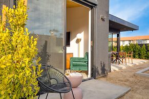 Blackhaus Suites by AvantStay – Modern Comfort in Downtown Palm Spring