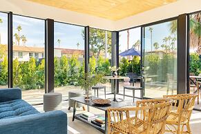 Blackhaus Suites by AvantStay – Modern Comfort in Downtown Palm Spring