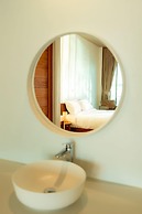 Lake House Naka Cave