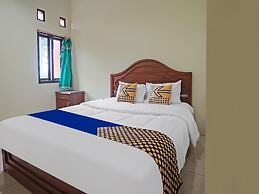 SPOT ON 91910 Arfan HouseNearDanau Ranau