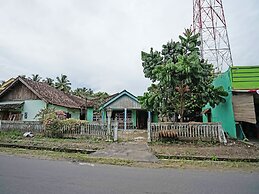 SPOT ON 91910 Arfan HouseNearDanau Ranau